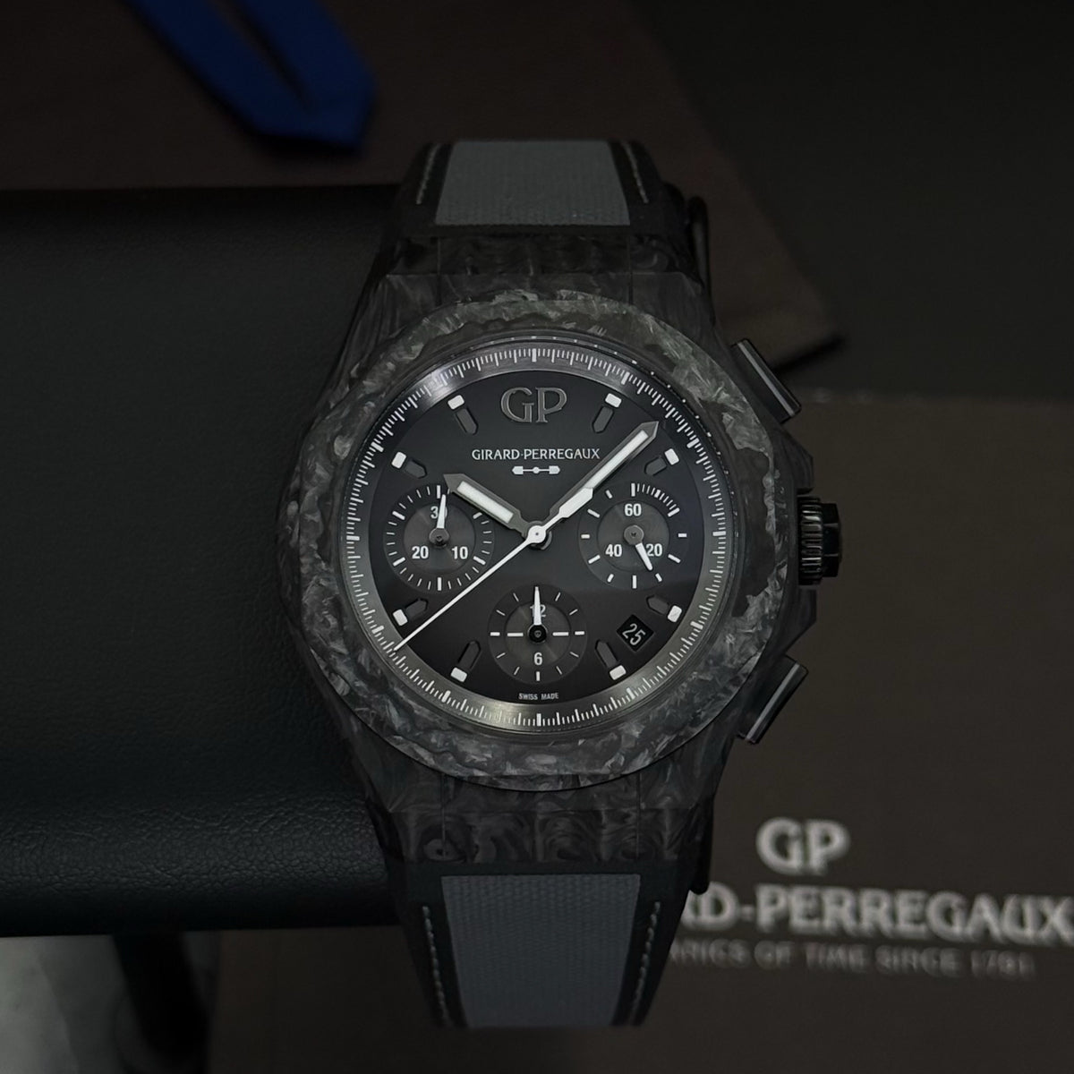Girard Perregaux Laureato Absolute Rock Limited 81060-36-693-FH6A