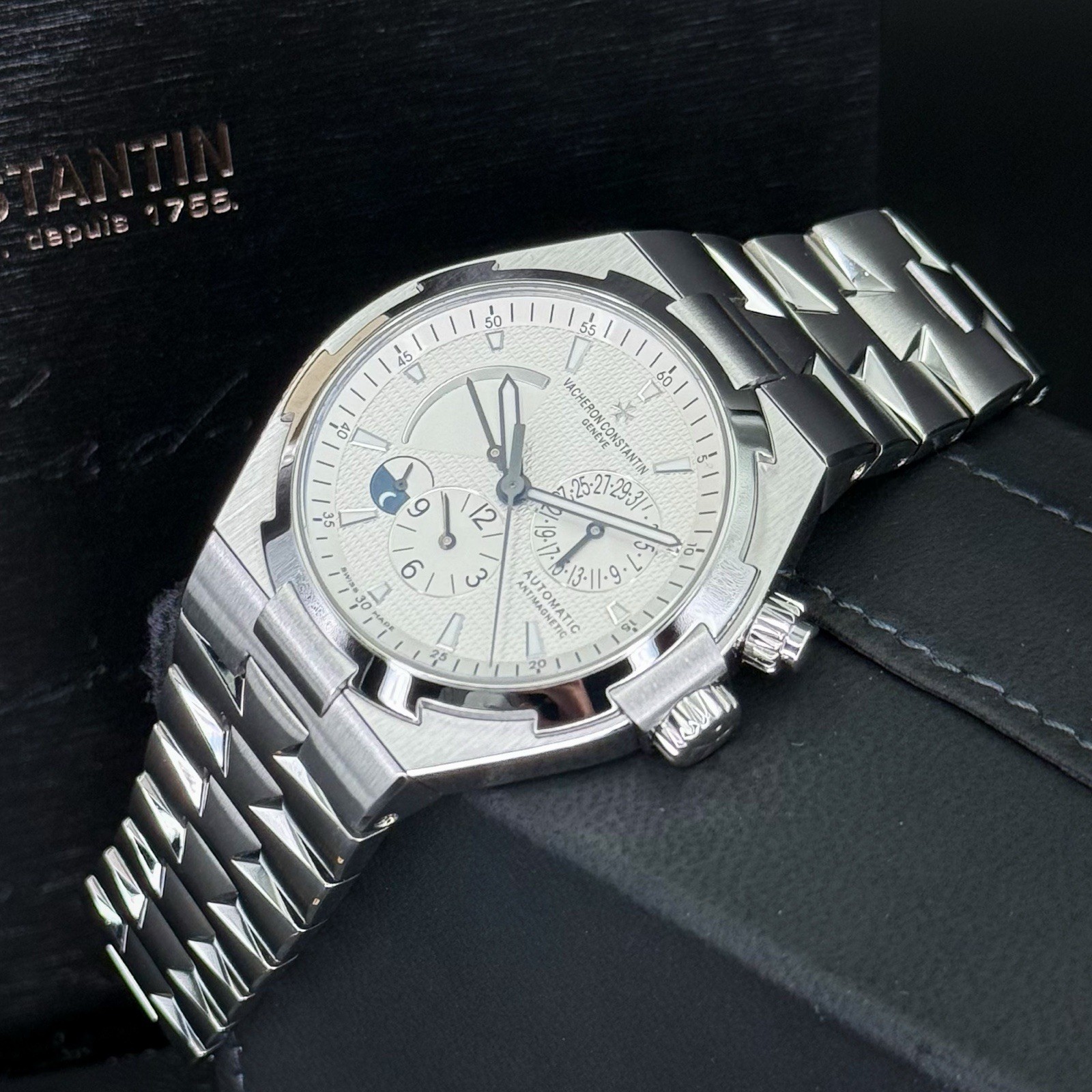 Vacheron Constantin Overseas Silver Men's Watch - 47450/B01A-9226 - Image 5