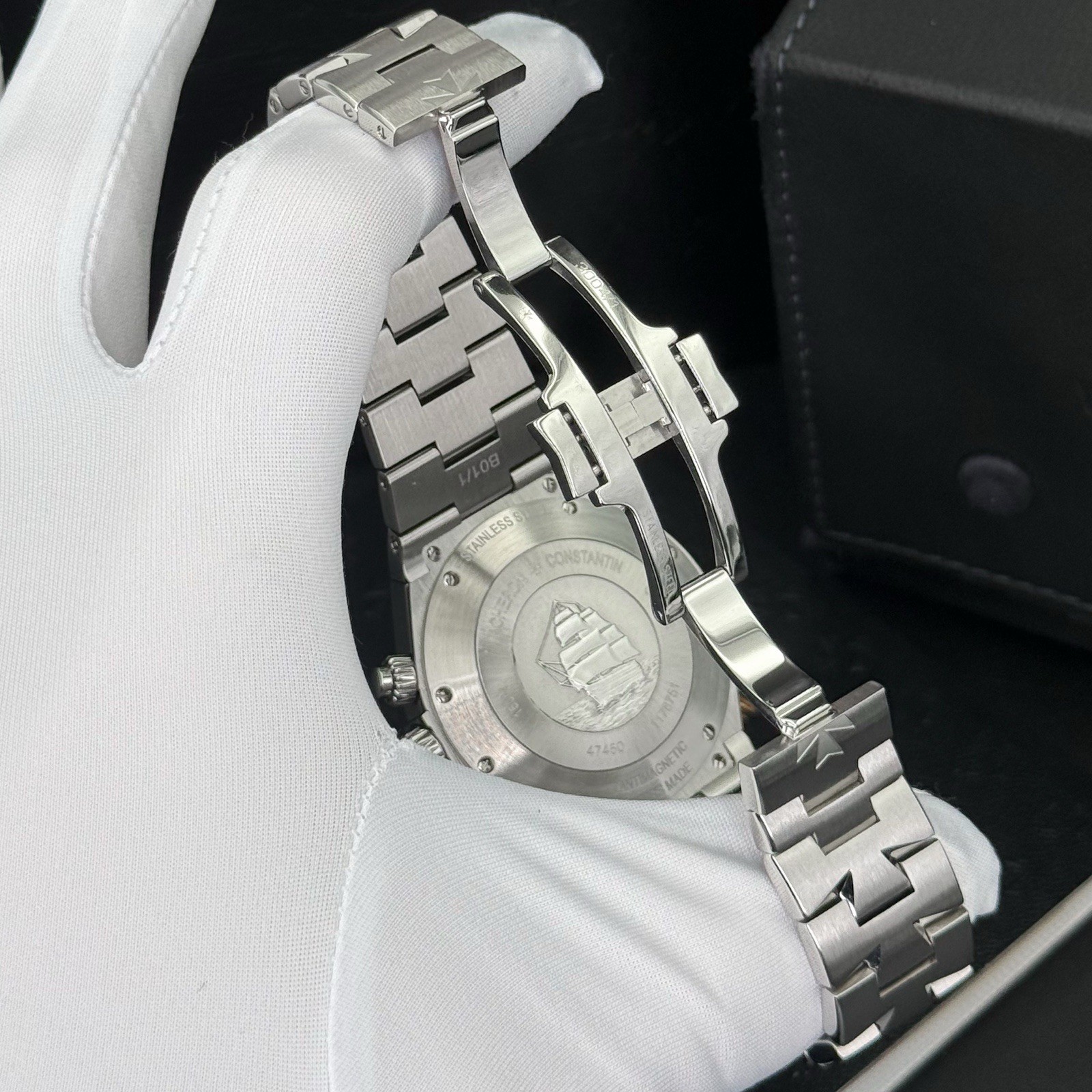 Vacheron Constantin Overseas Silver Men's Watch - 47450/B01A-9226 - Image 11