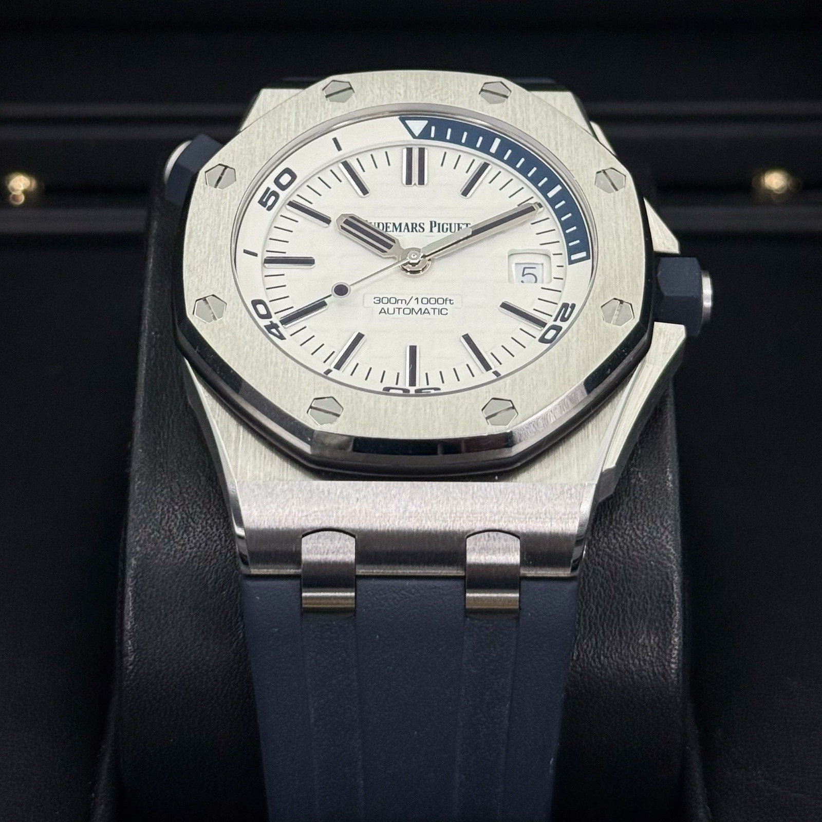 Audemars Piguet Royal Oak Offshore Admiral Men's Watch - 15710ST.OO.A010CA.01 - Image 9