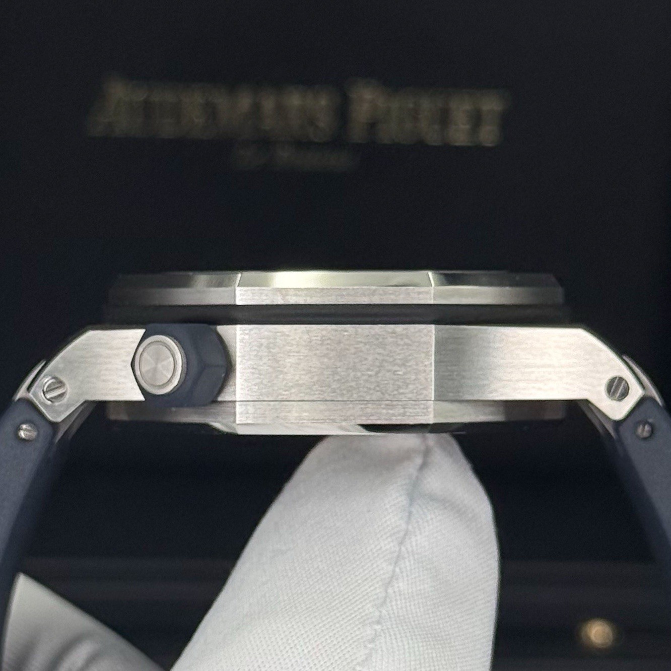 Audemars Piguet Royal Oak Offshore Admiral Men's Watch - 15710ST.OO.A010CA.01 - Image 16