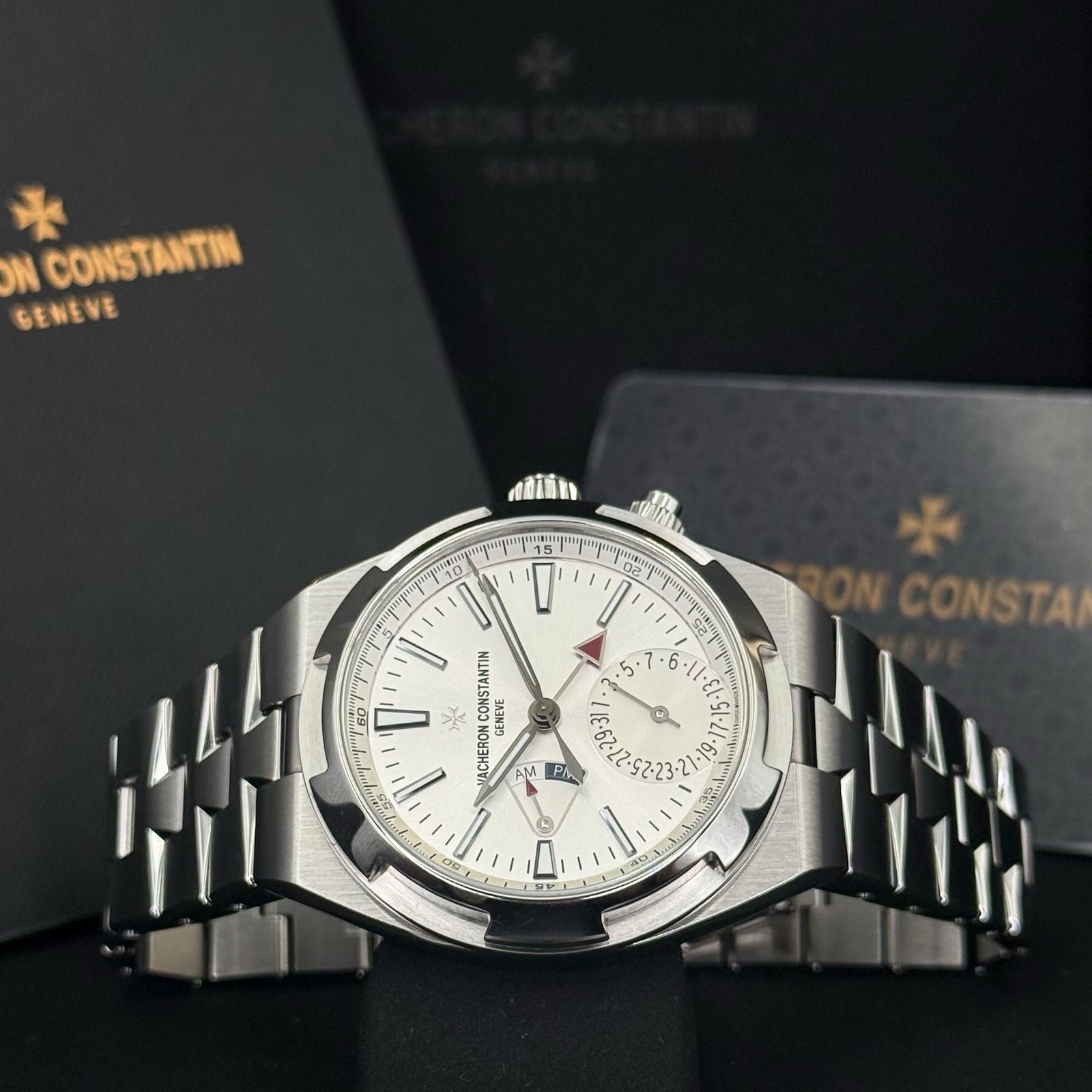 Vacheron Constantin Overseas Dual Time Silver Dial Watch - 7900V/110A-B333 - Image 2