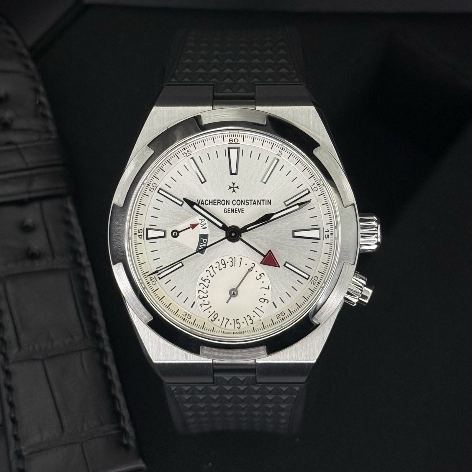 Vacheron Constantin Overseas Dual Time Silver Dial Watch - 7900V/110A-B333 - Image 6