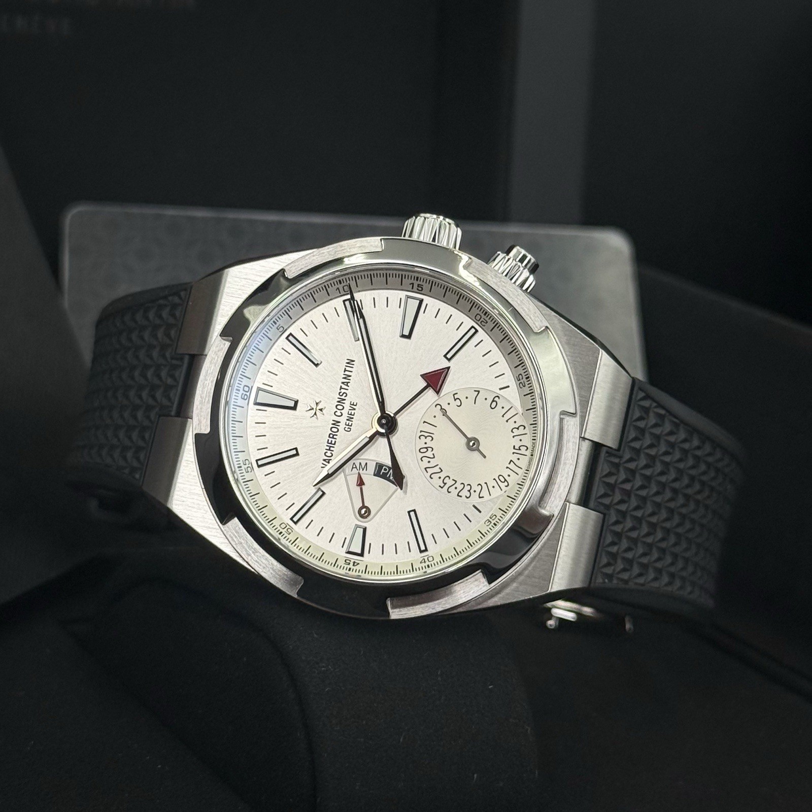 Vacheron Constantin Overseas Dual Time Silver Dial Watch - 7900V/110A-B333 - Image 7