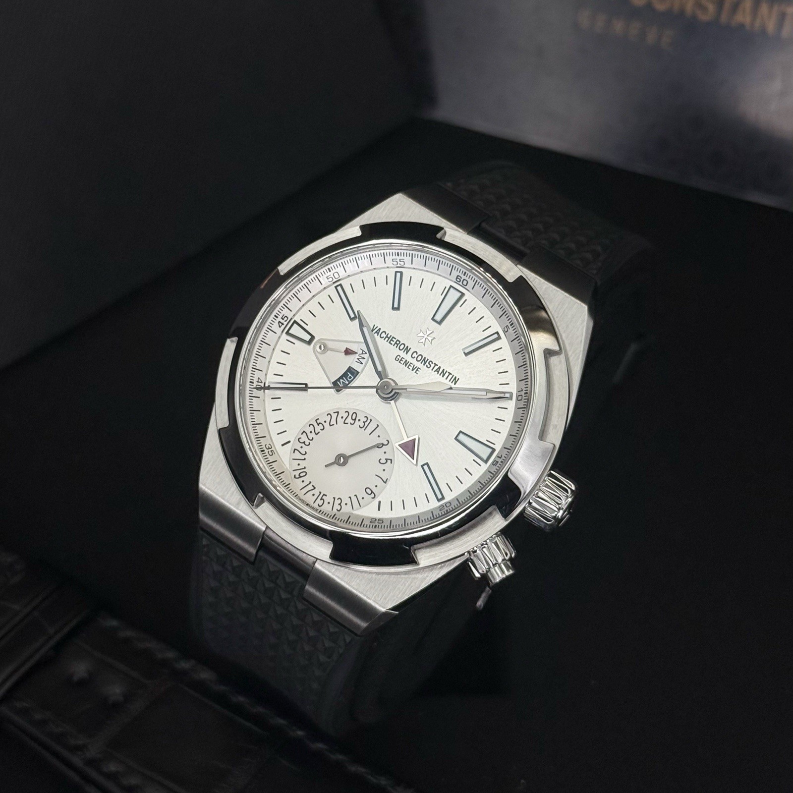 Vacheron Constantin Overseas Dual Time Silver Dial Watch - 7900V/110A-B333 - Image 10