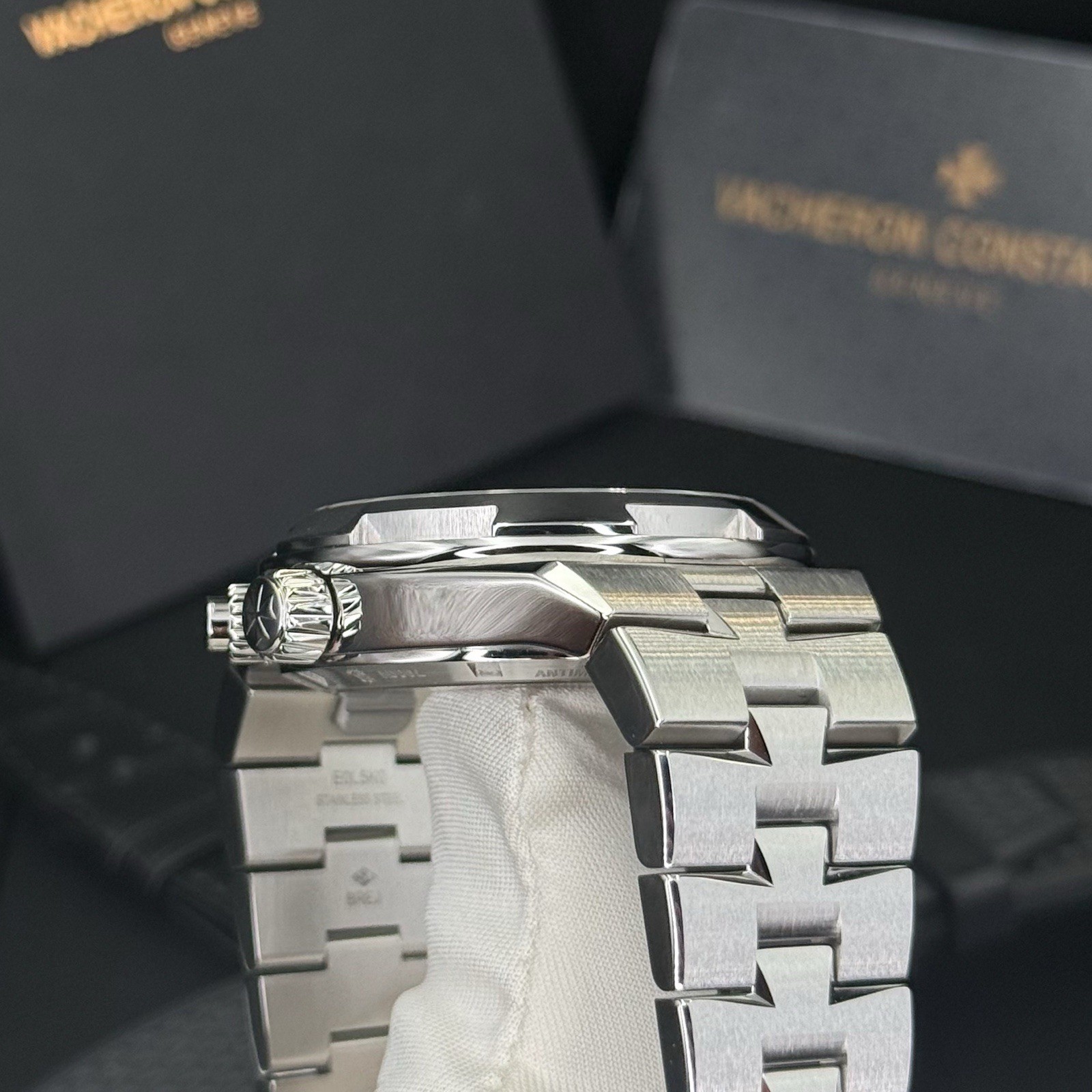 Vacheron Constantin Overseas Dual Time Silver Dial Watch - 7900V/110A-B333 - Image 20