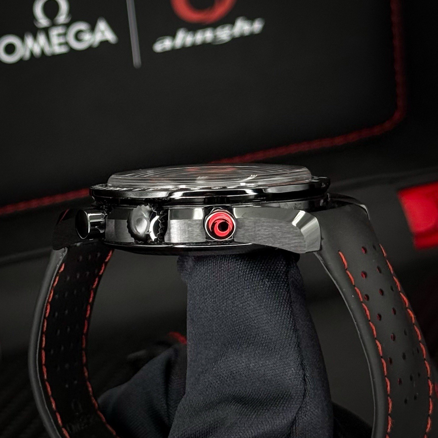 OMEGA Speedmaster Dark Side Of The Moon “Alinghi” Racing 311.92.44.30.01.002 - Image 13