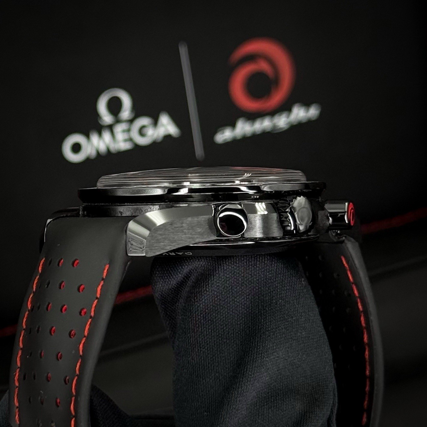 OMEGA Speedmaster Dark Side Of The Moon “Alinghi” Racing 311.92.44.30.01.002 - Image 14
