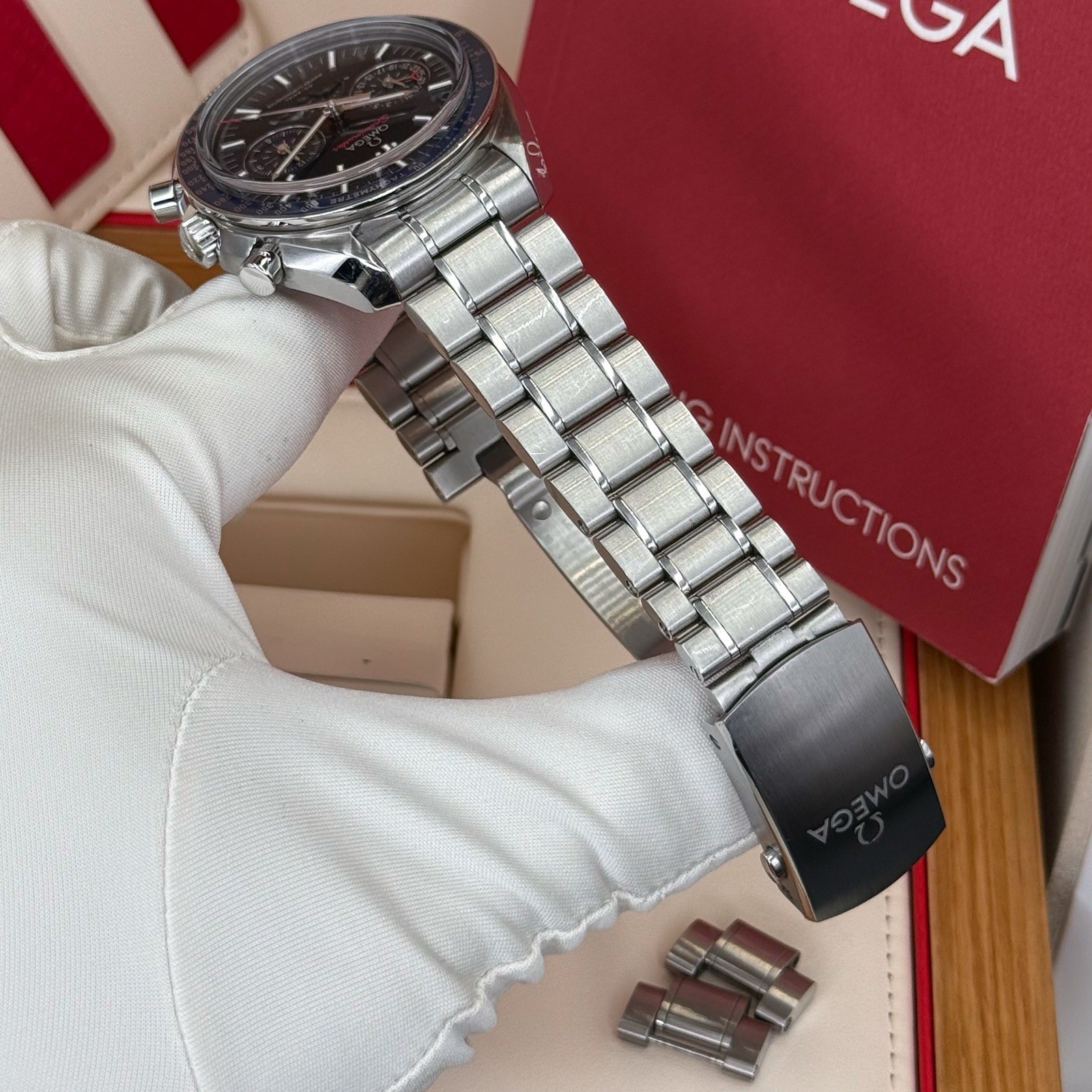 OMEGA Speedmaster Blue Dial Moonphase On Factory Bracelet 304.33.44.52.03.001 - Image 11