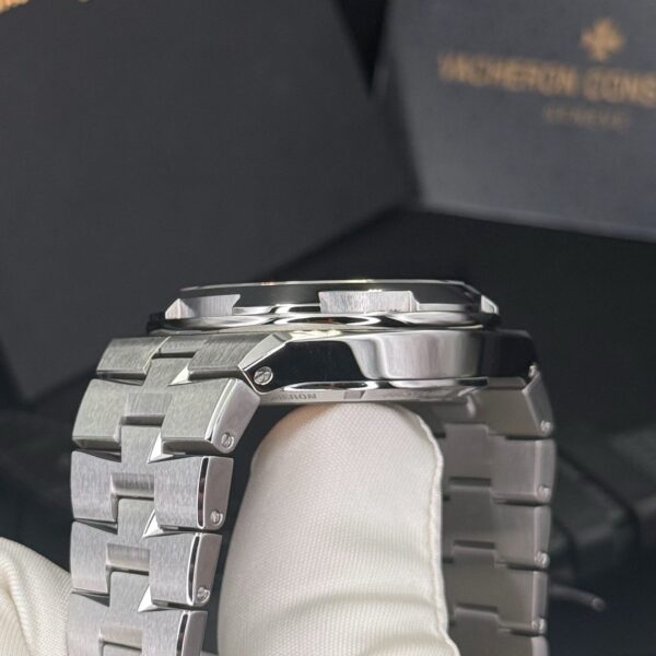 Vacheron Constantin Overseas Dual Time Silver Dial Watch - 7900V/110A-B333 - Image 21